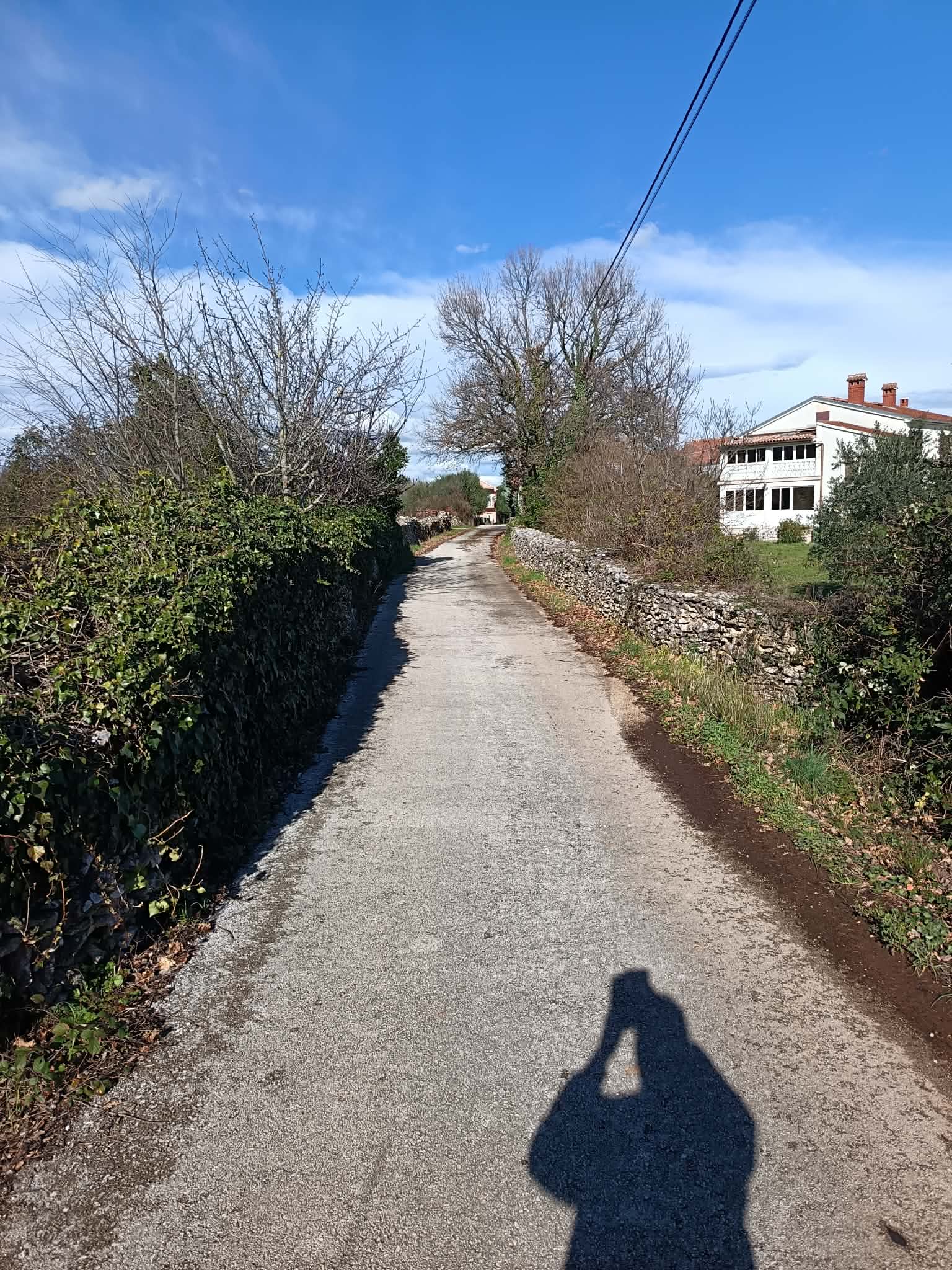 Građevinska zemljišta s pogledom na more – Rakalj (550 m² - 850 m²)