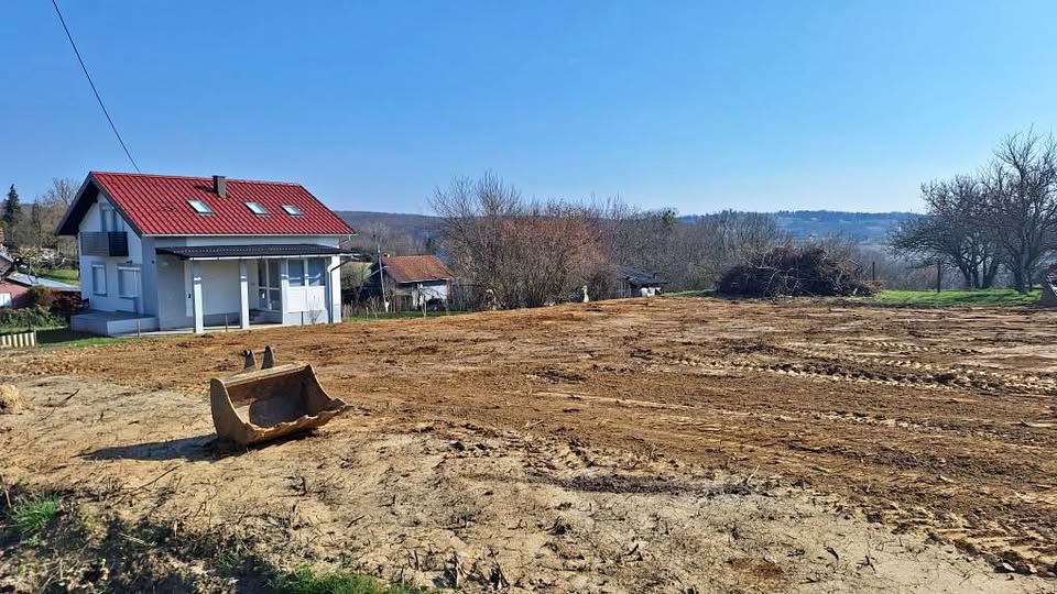 Građevinsko zemljište u Velikom Trojstvu 800m2 – 12.000 €