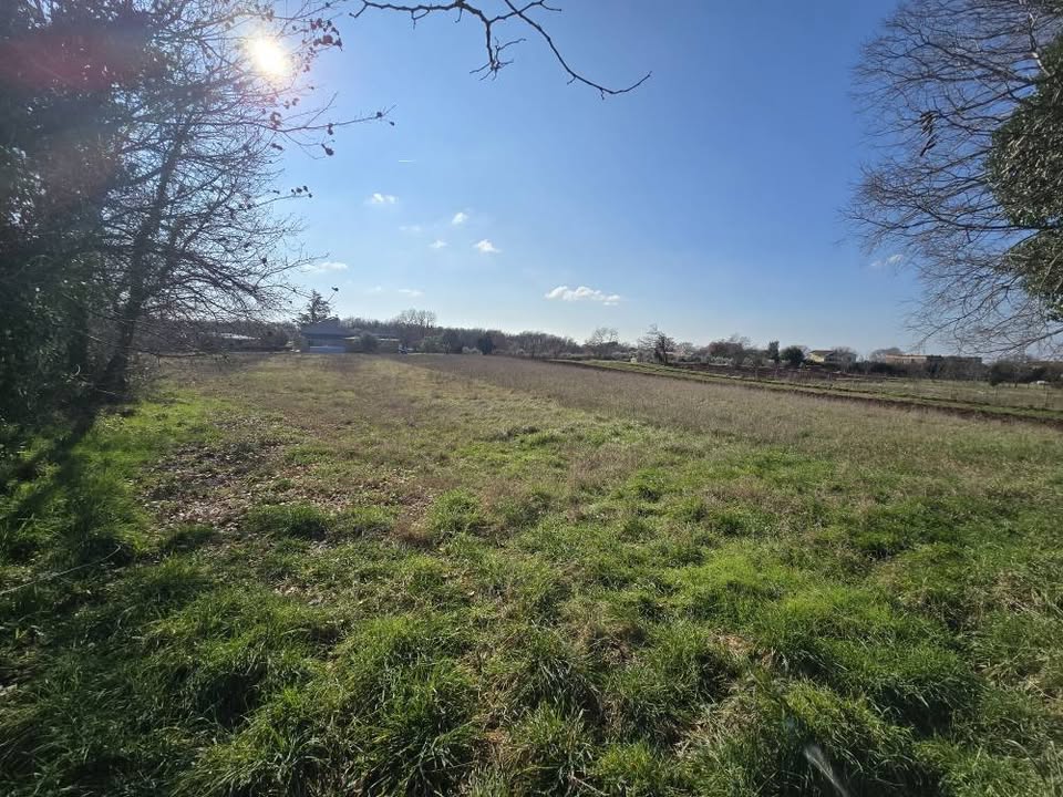 Građevinsko zemljište u Muntiću, Istra – 700 m2 s pogledom