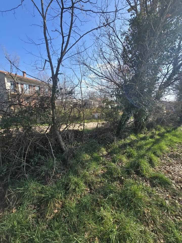 Građevinsko zemljište u Muntiću, Istra – 700 m2 s pogledom
