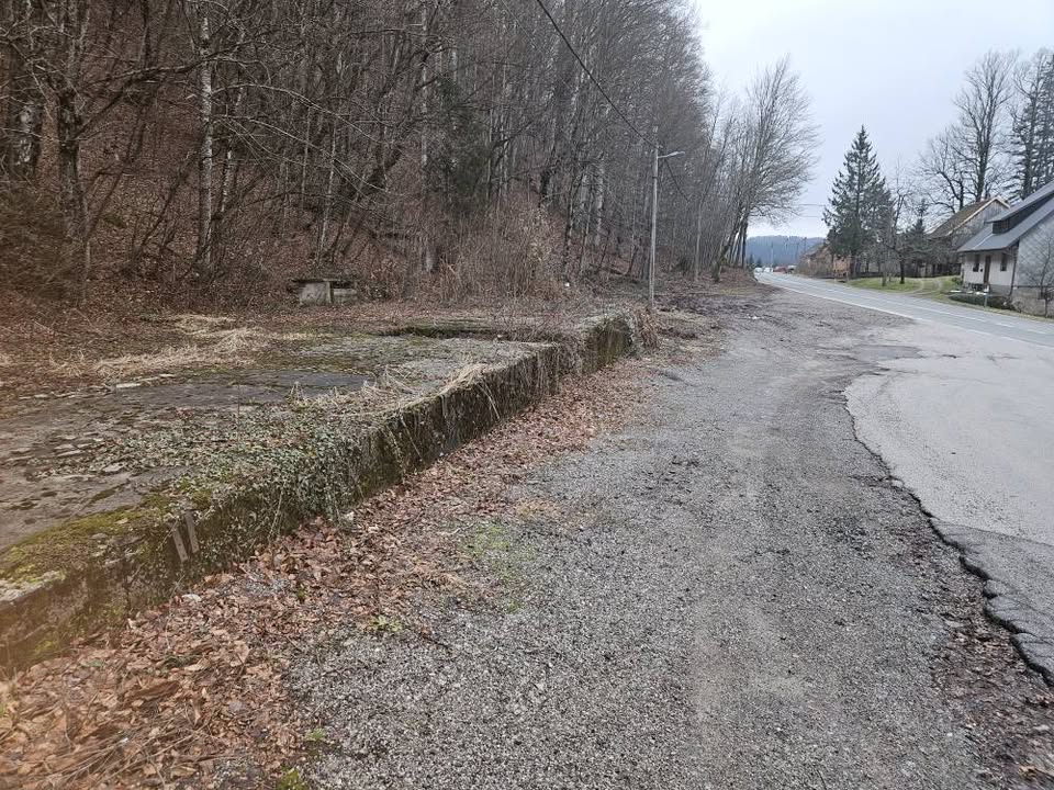 Građevinsko zemljište u Skradu – 1.530 m2, mirna lokacija
