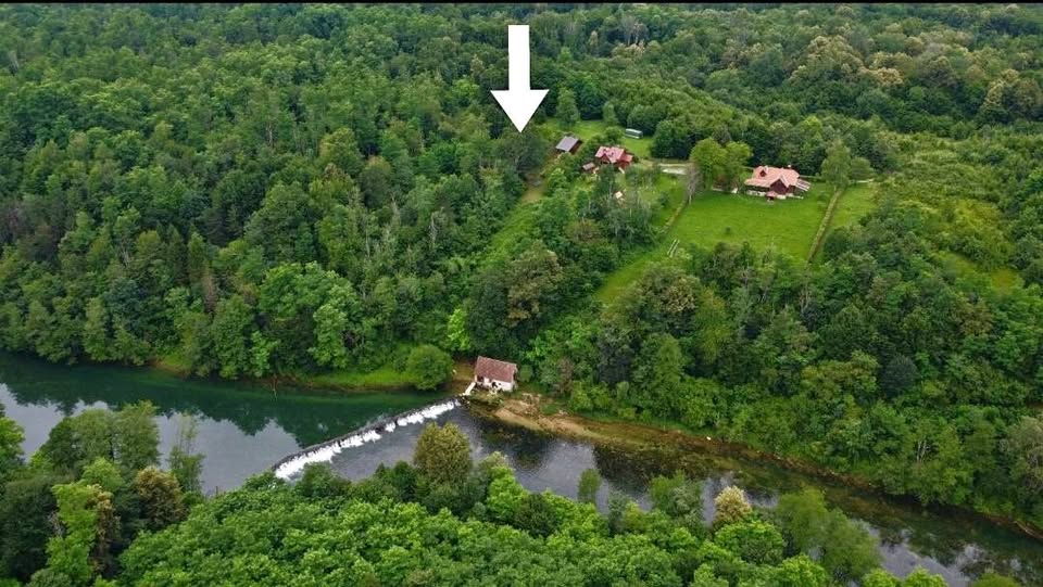 Građevinsko zemljište uz rijeku Dobru – 568 m2, Duga Resa
